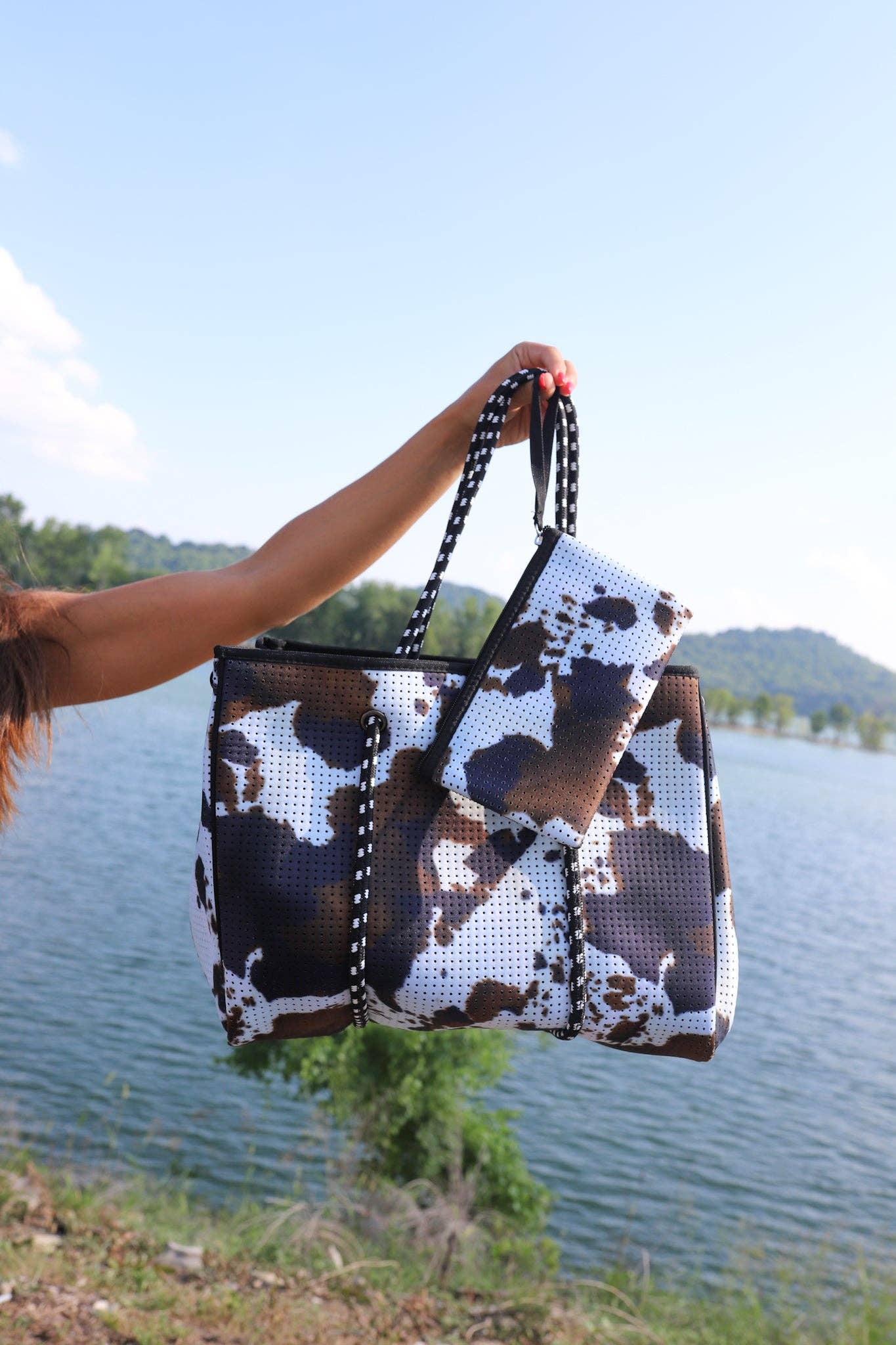 # 89 Large Tote in Brown Cowhide
