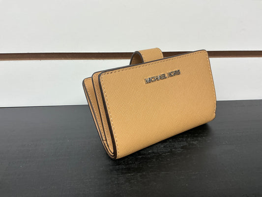 # 180 Tan wallet
